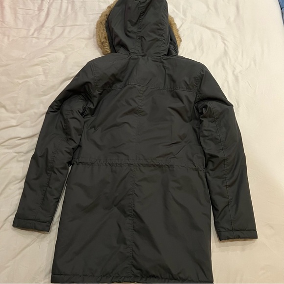 Levi Strauss & Co. Women’s  Coated Cotton Parka with Sherpa and Faux Fur Hood - Picture 7 of 14